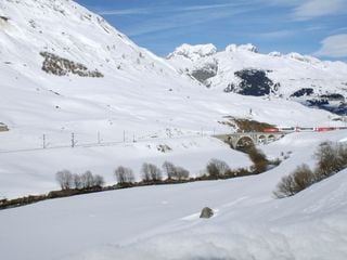 Winterwunderland Schweiz per Bahn