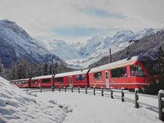 Winterwunderland Schweiz per Bahn