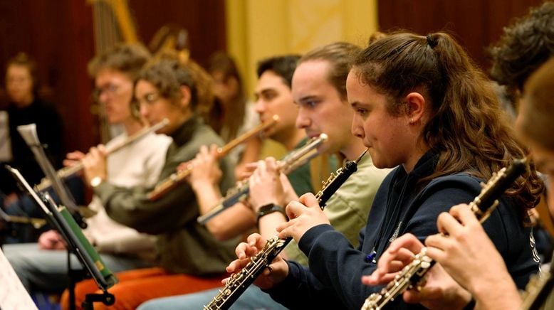 Sinfonische Jugend - Musik in vier Sprachen
