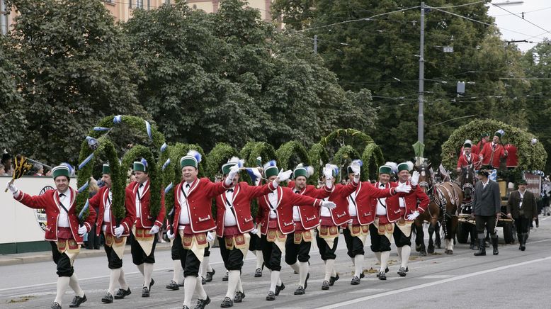 Oktoberfest Trachten- und Schützenzug 2024