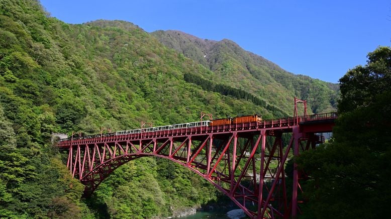 Zwischen Schluchten und Meer - Die Bahnen Toyamas