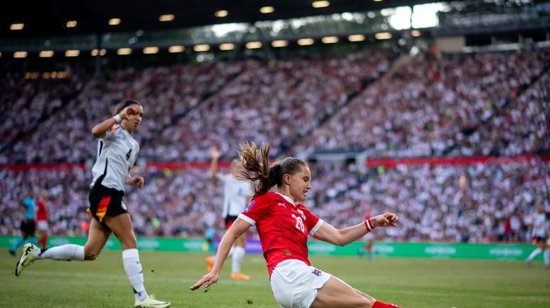 UEFA EURO 2025 Frauen Qualifikation Play-off Hinspiel: Slowenien - Österreich