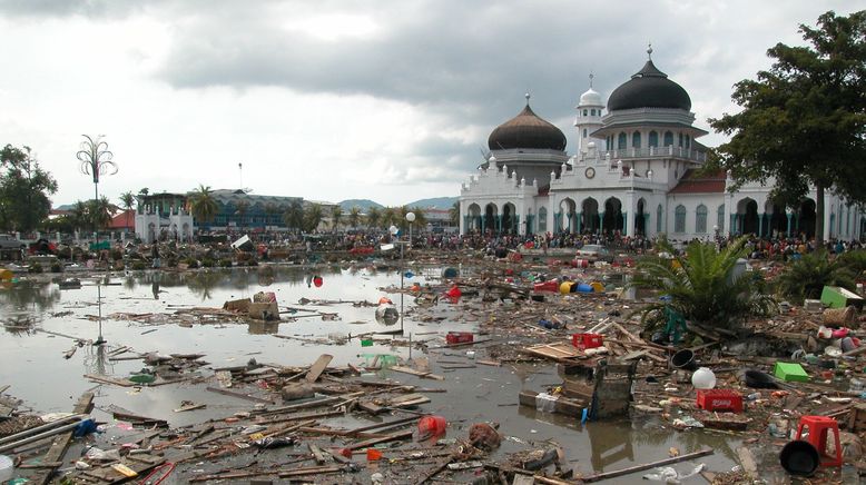 Tsunami: Wettlauf gegen die Zeit