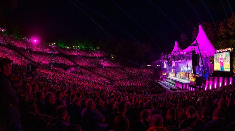 Mario Barth live aus der Waldbühne! Männer sind Frauen, manchmal aber auch...vielleicht