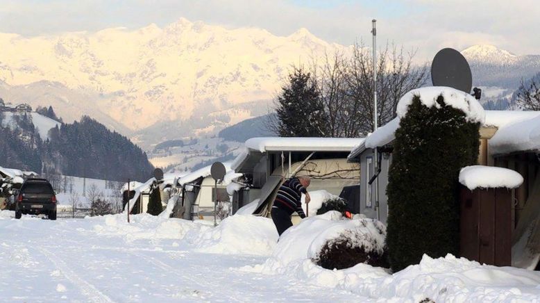 Berg und See in Eis und Schnee - Winteridylle in Österreich