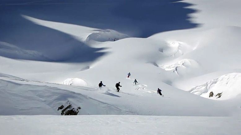 Berg und See in Eis und Schnee - Winteridylle in Österreich