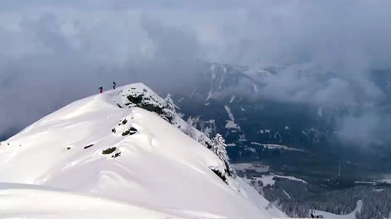 Berg und See in Eis und Schnee - Winteridylle in Österreich