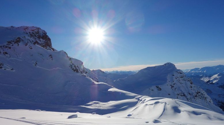 Winteridylle in Vorarlberg: Auf Skiern über Berg und Tal