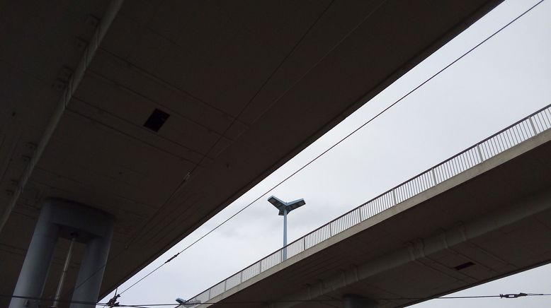 Leuchten, Lampen und Reklame - Halles Weg zum Licht