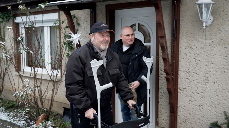 Helfende Hände in schweren Tagen