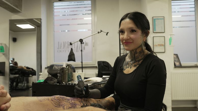 Die Nordreportage: Trend zu bunter Haut Hamburgs Tattoo Szene