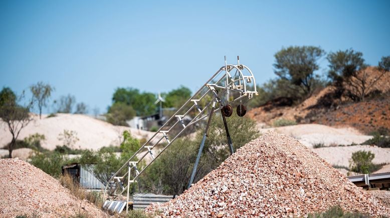 Opal Hunters: Red Dirt Road Trip